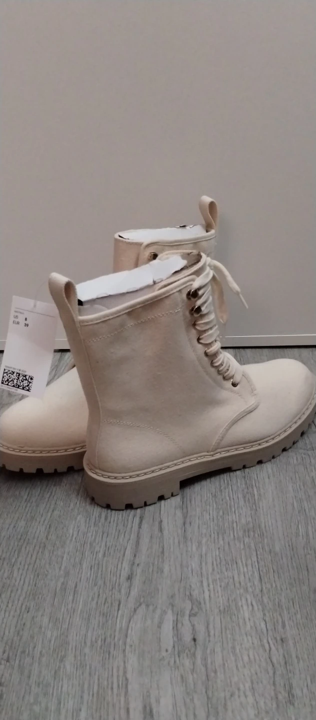 H&M Women's Cream Canvas Lace-Up Combat Boots Size 8