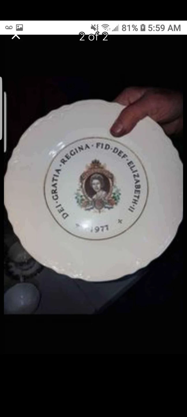 Queen Elizabeth II 1977 Commemorative Plate