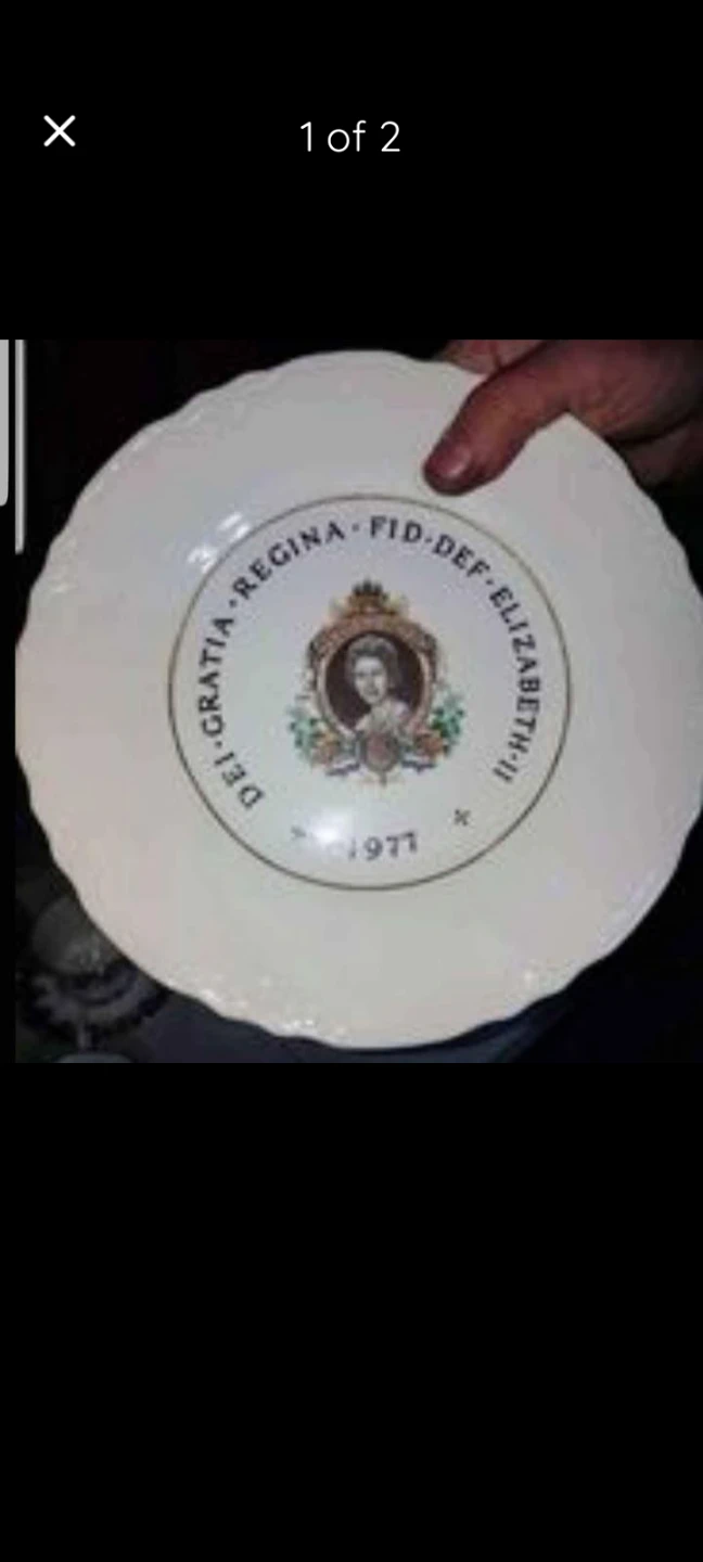Queen Elizabeth II 1977 Commemorative Plate - photo 2