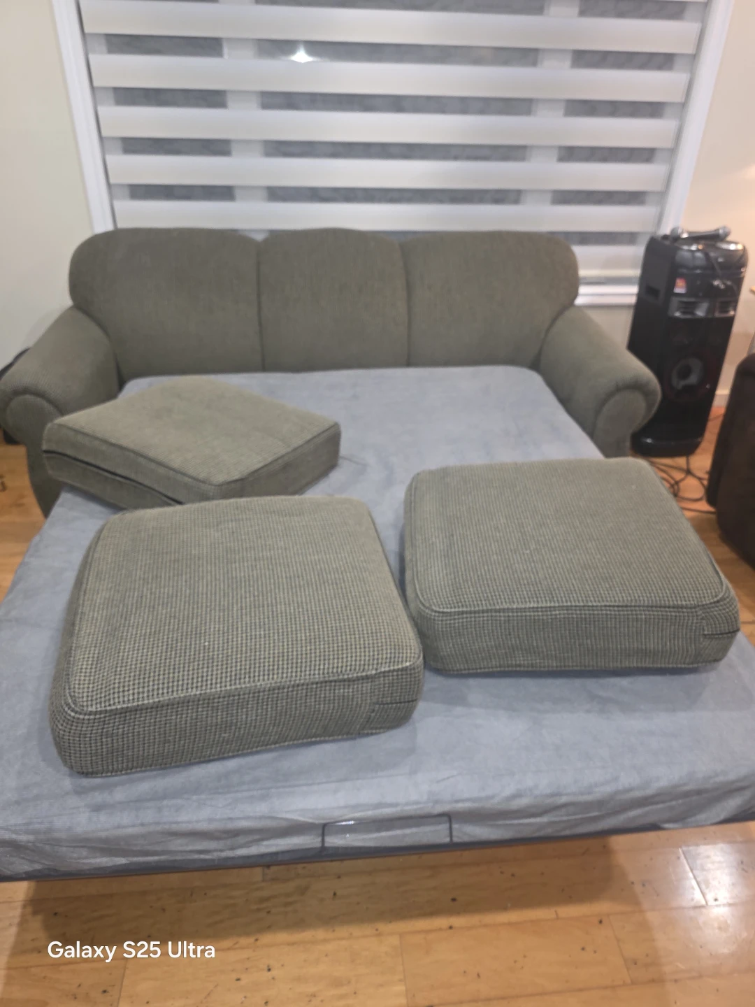 Pull Out Sofa Bed with Cushions - photo 5