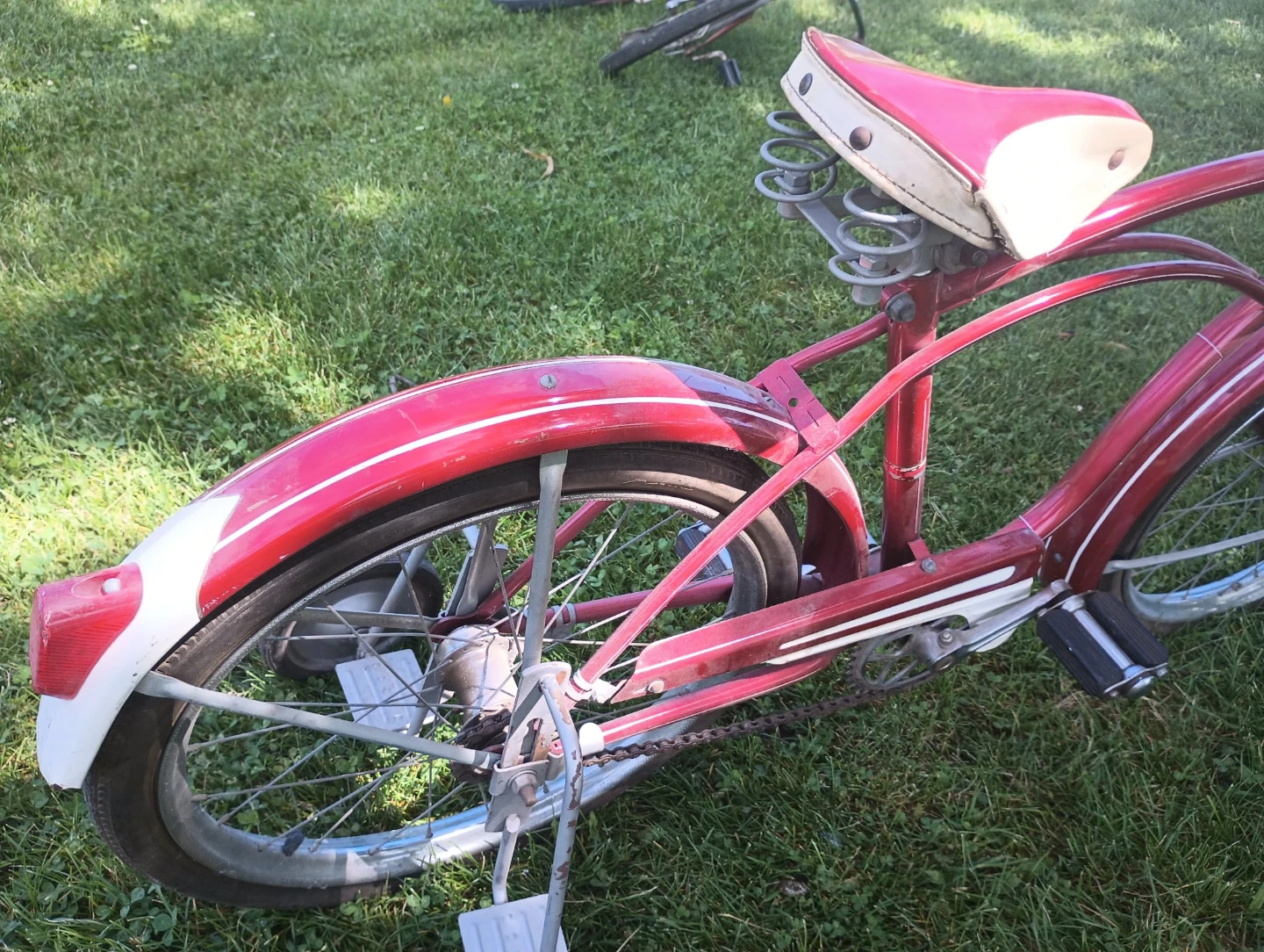 Vintage RAPIDO Red Children's Bicycle with Training Wheels - photo 3