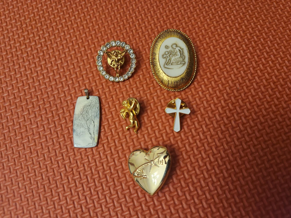 Vintage Brooches and Pendants