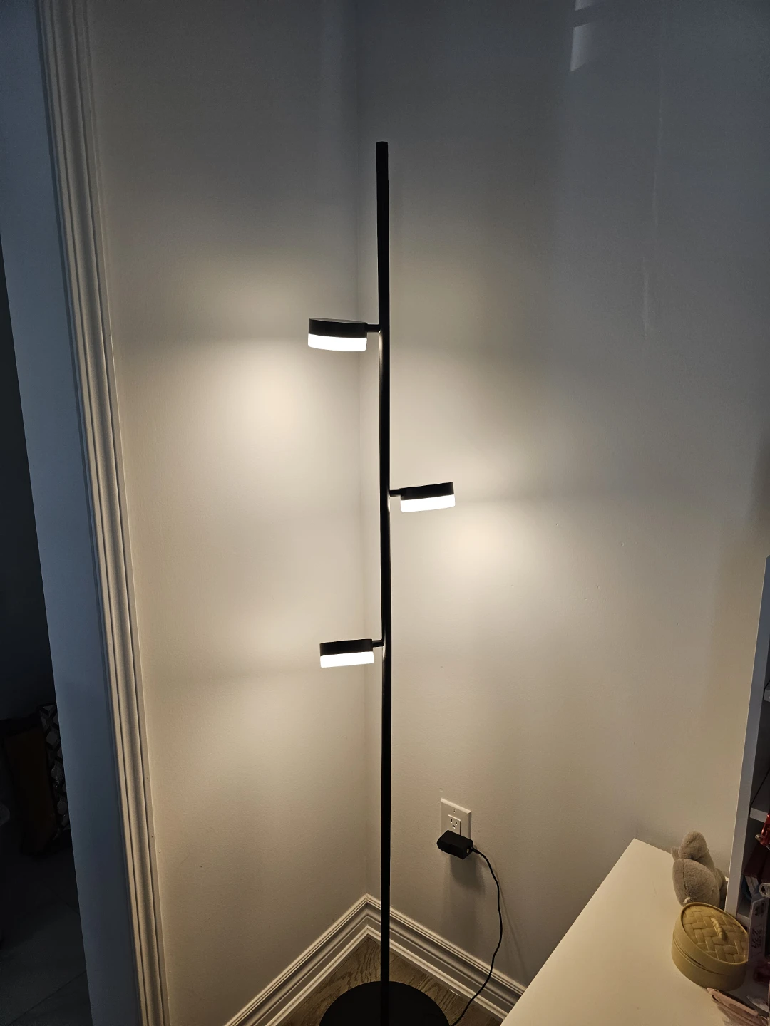 EQ3 2 Row Floor and 1 Desk Lamp (Anoni Studio)