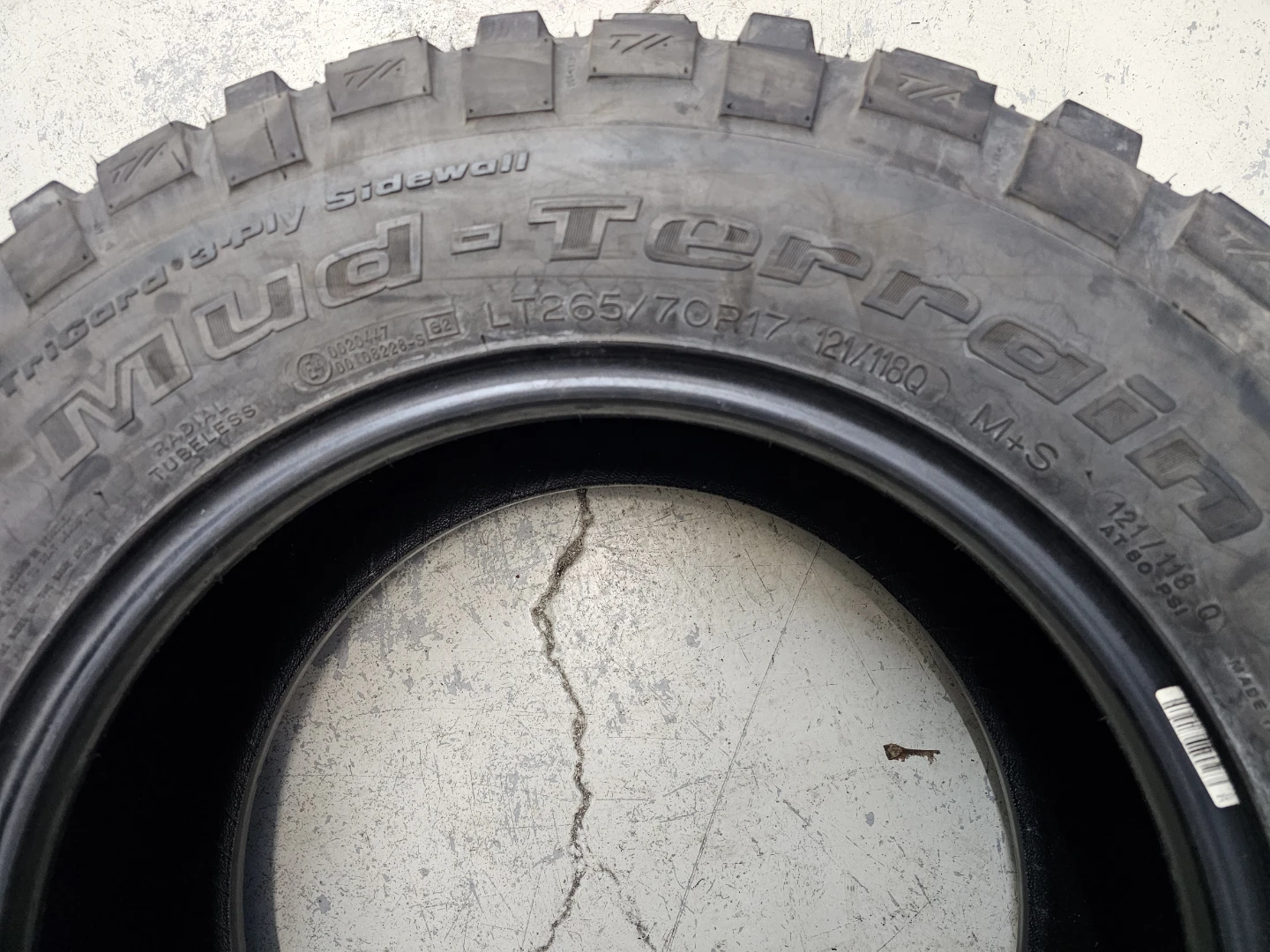 LT265/70 R17 MUD TERRAIN TIRES - photo 2