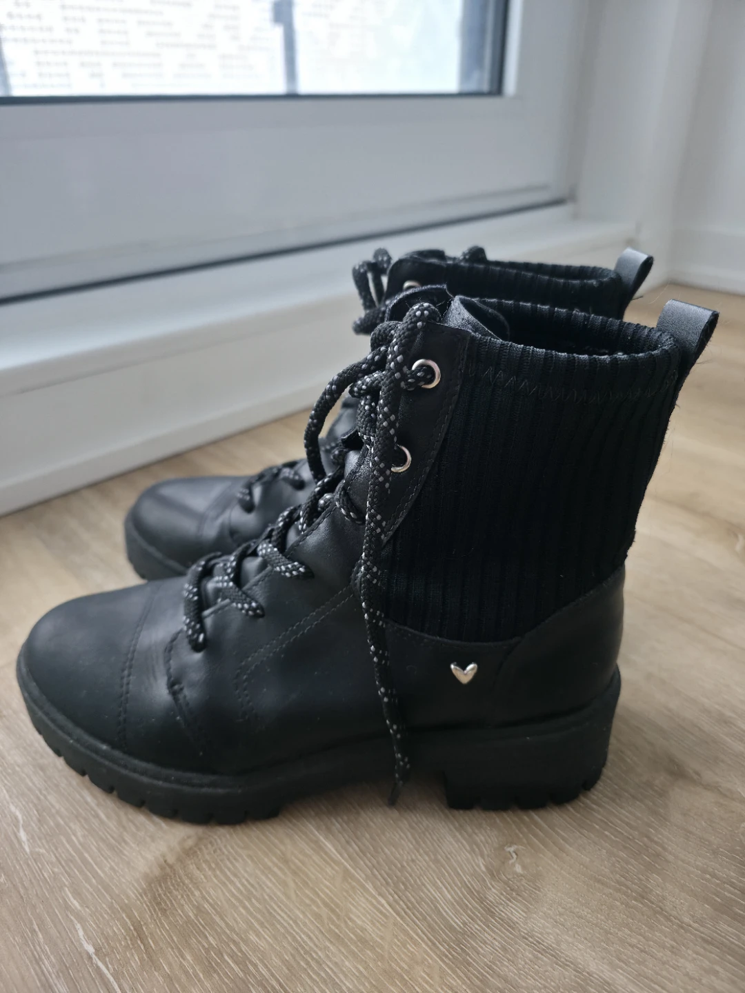 Mississipi Black Platform Combat Boots - Size 8 (US/Canada)