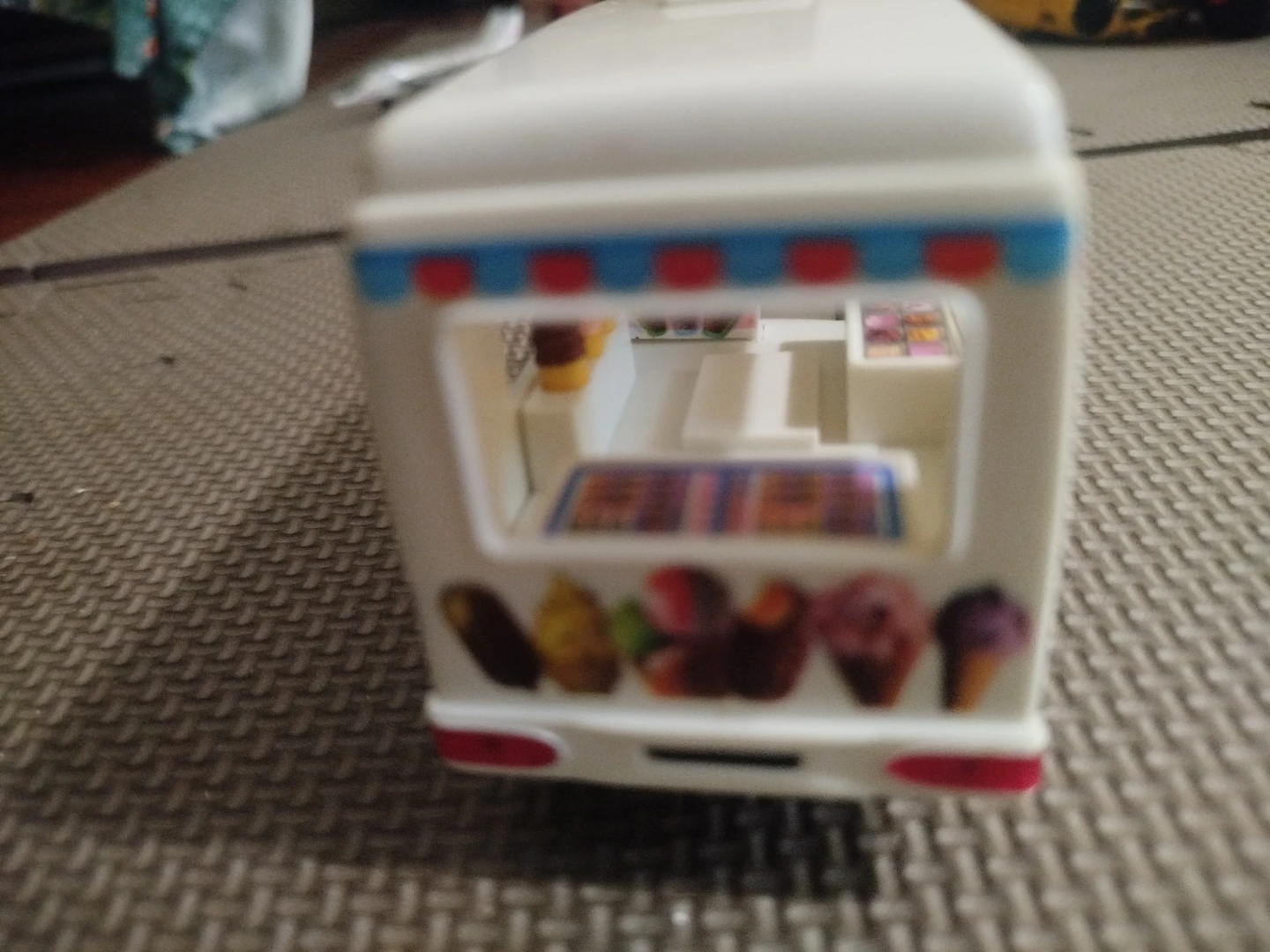 Toy Ice Cream Truck - photo 4
