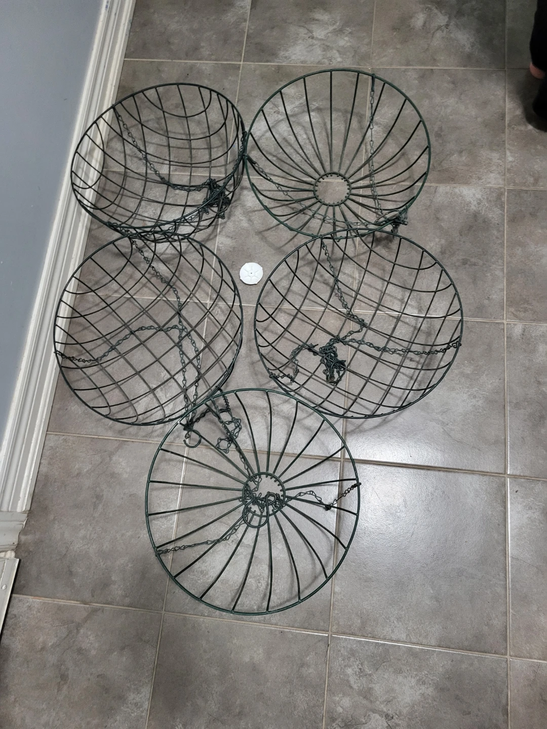 Hanging Wire Baskets - Set of 5 - photo 2