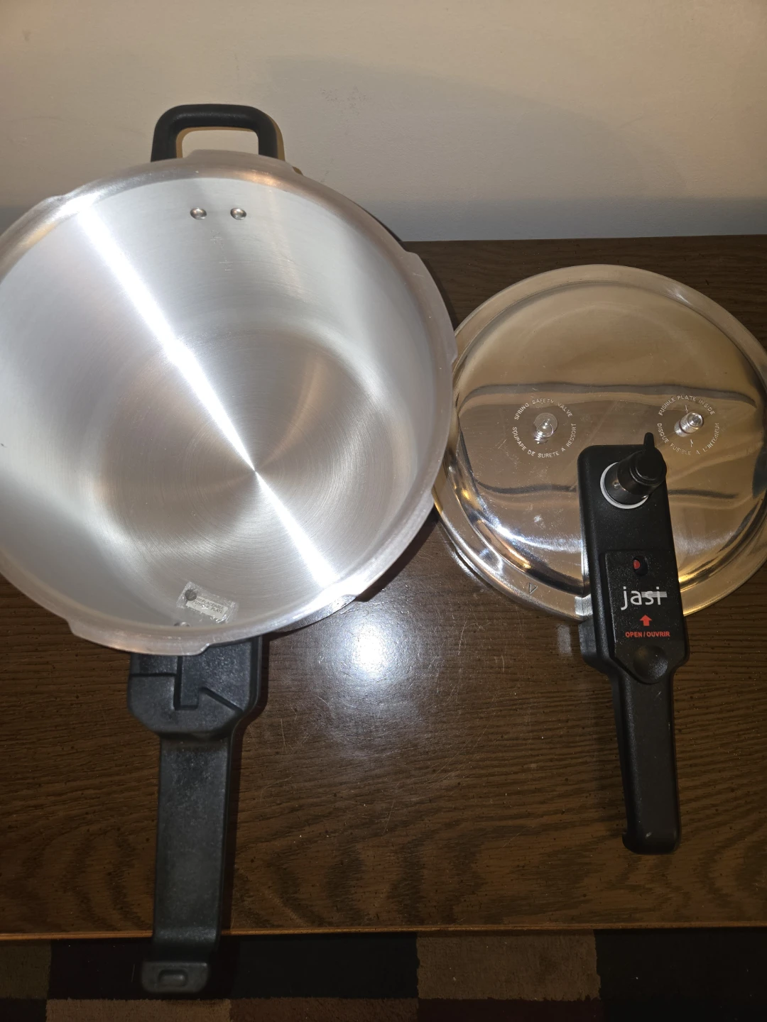 Jasi Pressure Cooker with Instruction Booklet - photo 3
