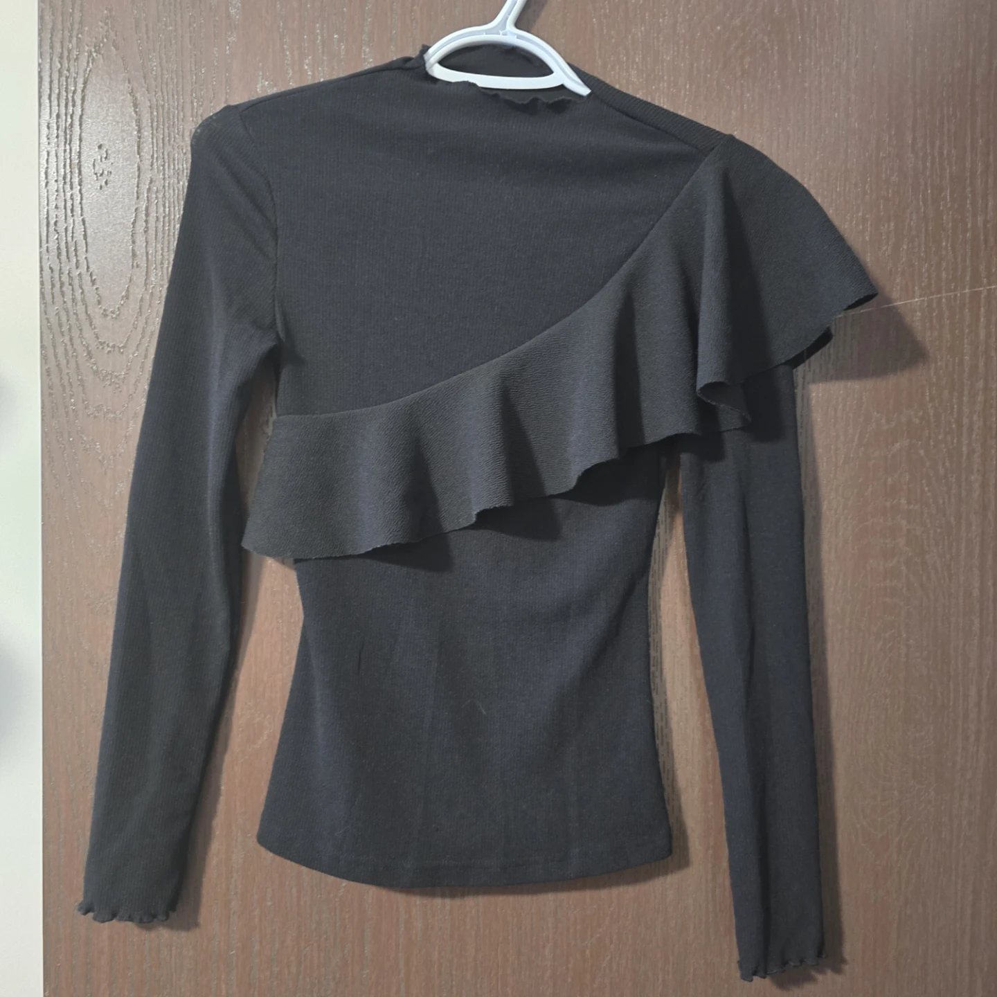 SHEIN Black Ruffle Long Sleeve Top - Size XS