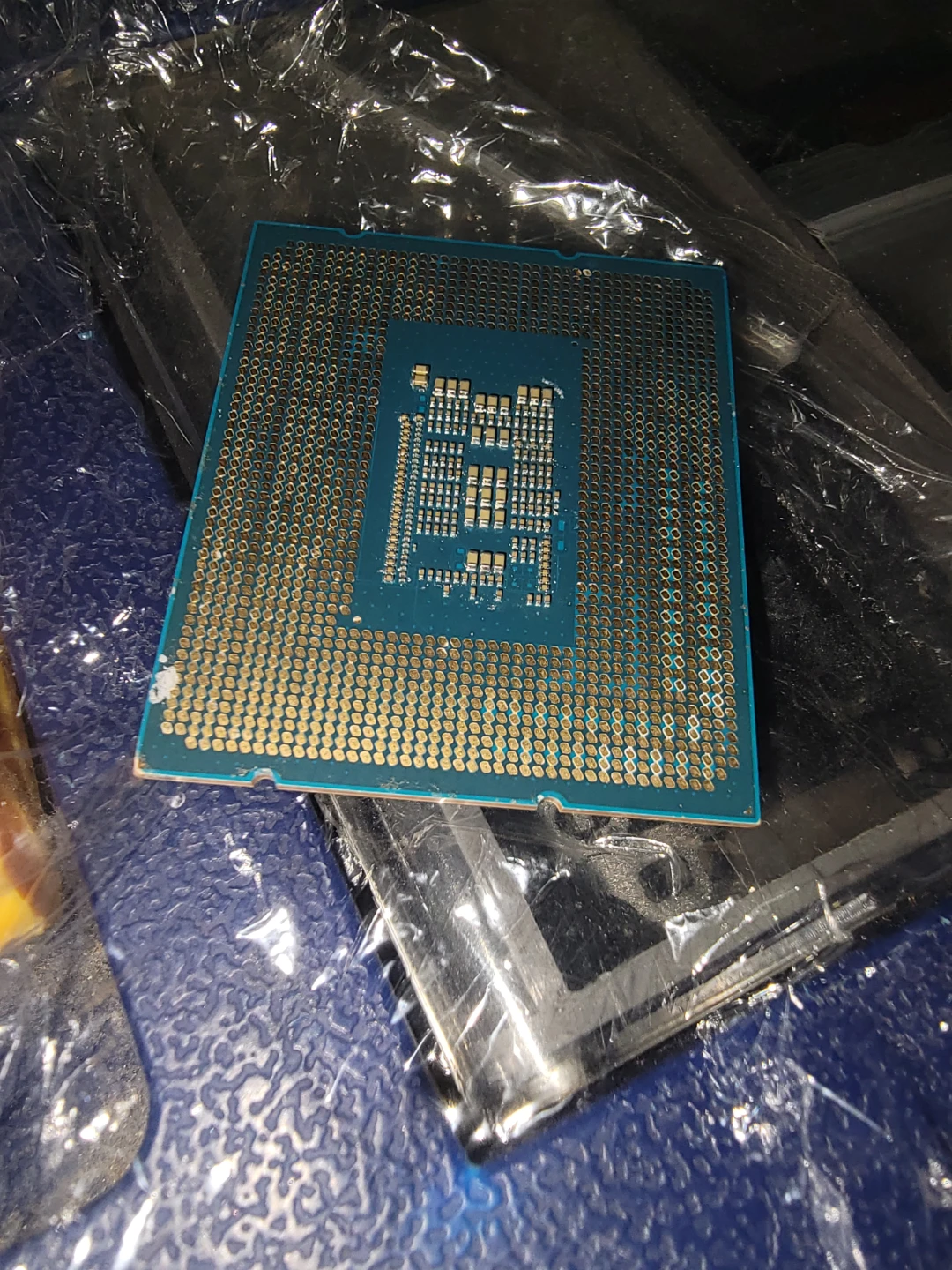 Intel Core i3-12100F CPU - photo 2