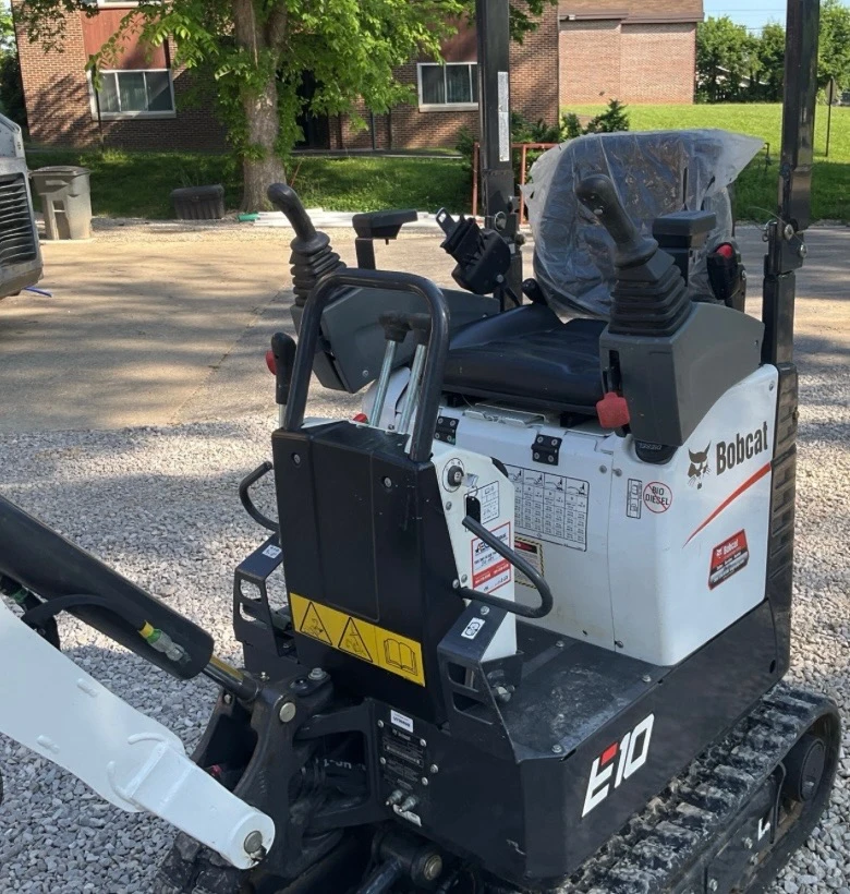 Bobcat E10 Compact Excavator - photo 5