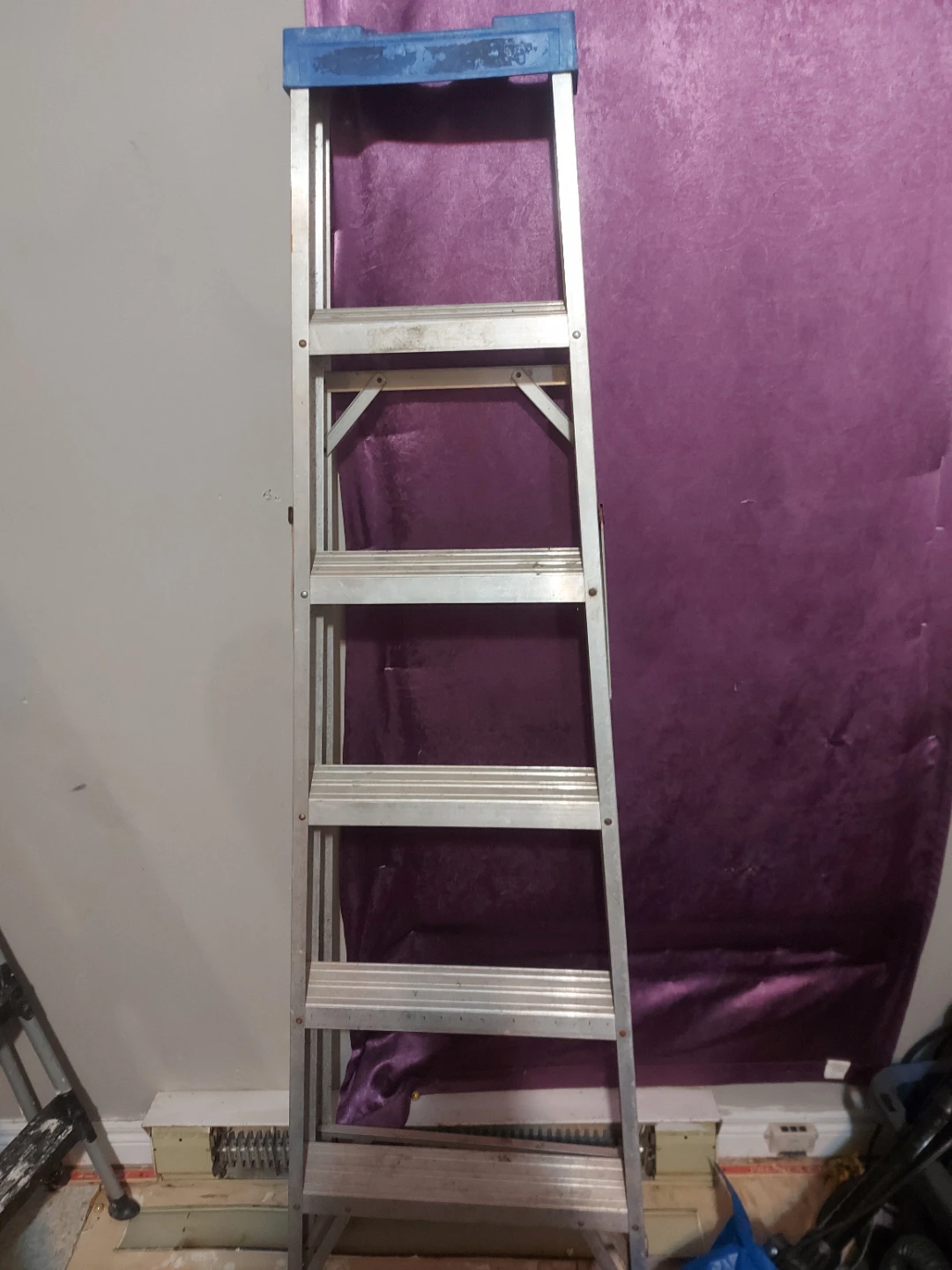 Aluminum Step Ladder