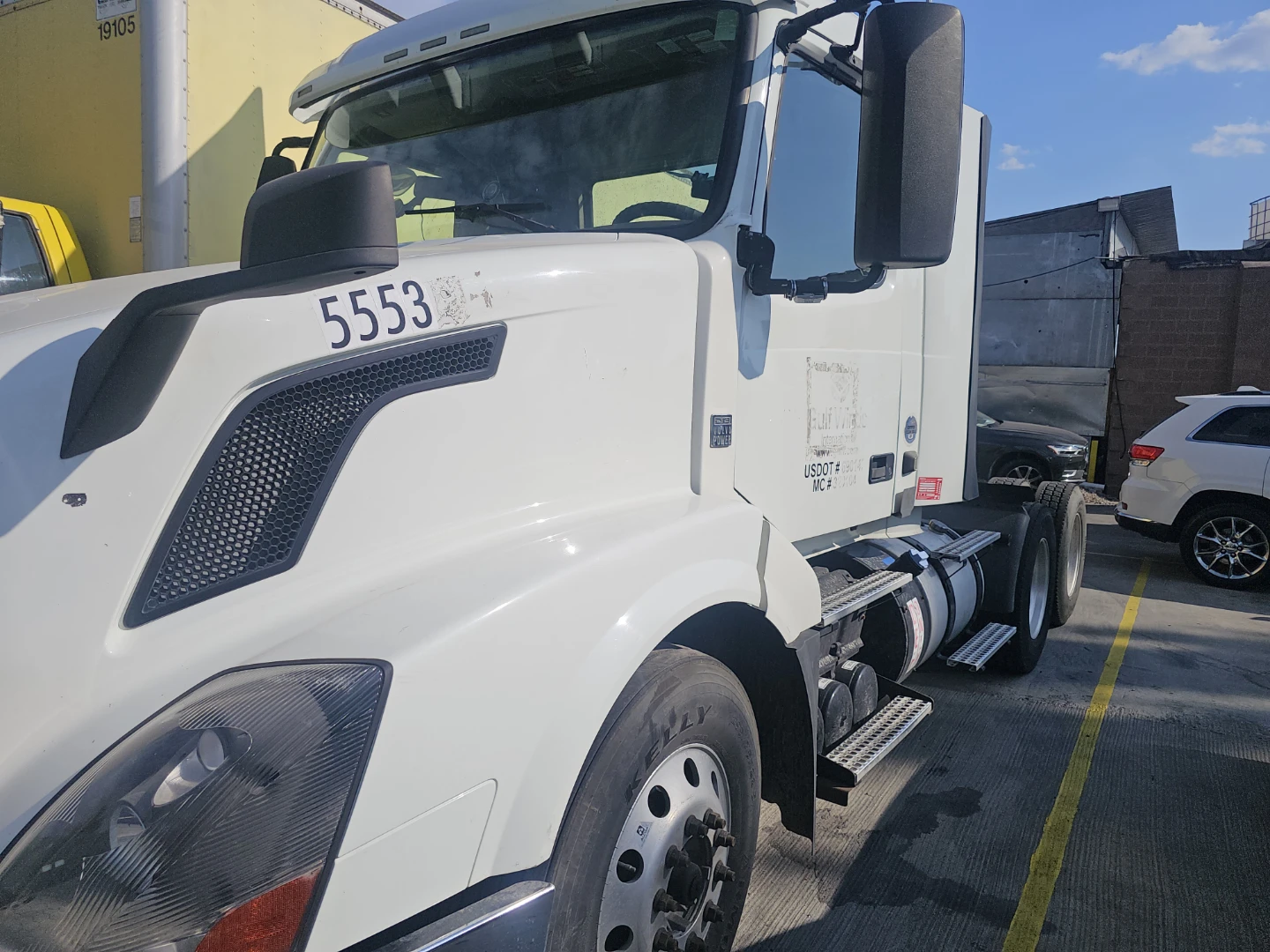 Semi truck - photo 3