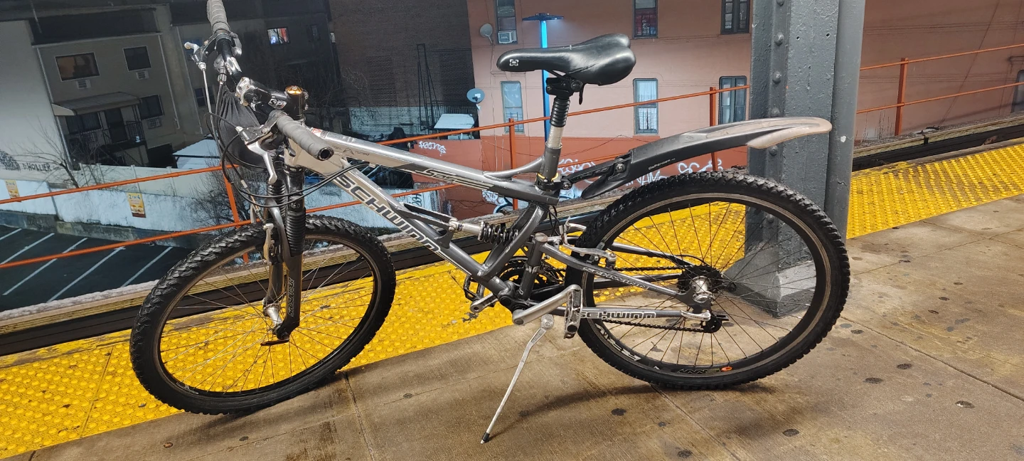 Schwinn S25 Mountain Bike