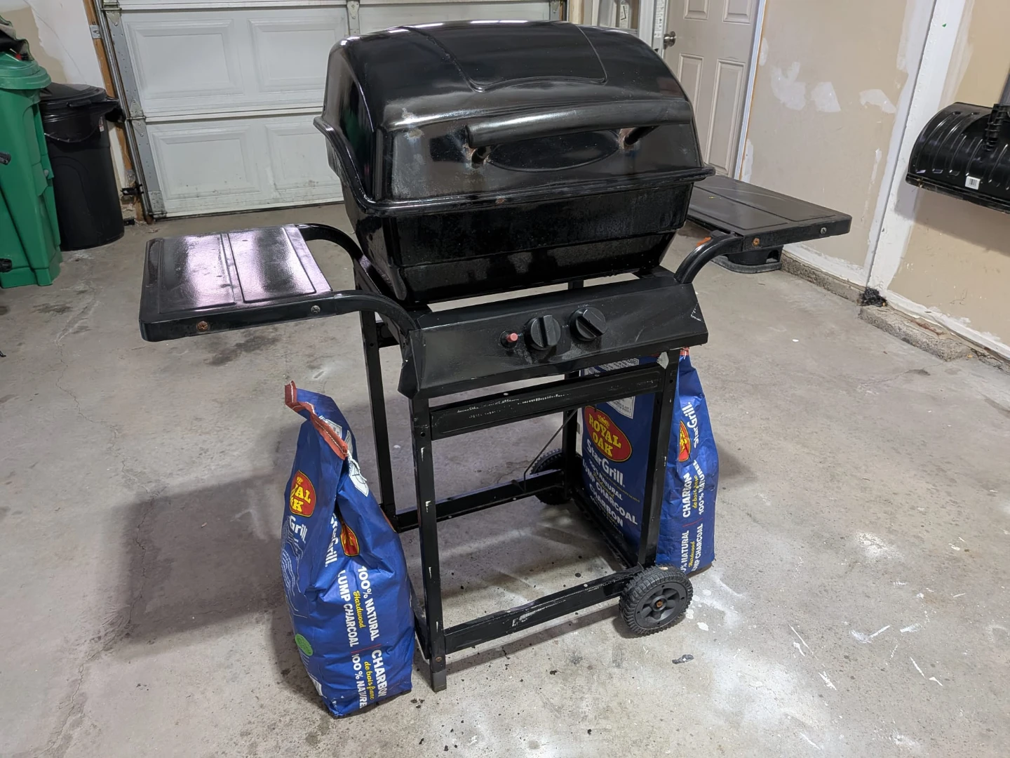 Charcoal BBQ stand