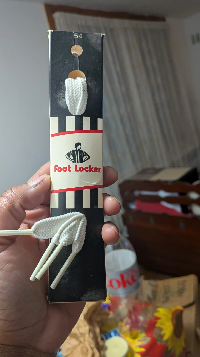 Foot Locker 54" White Flat Shoelaces - New