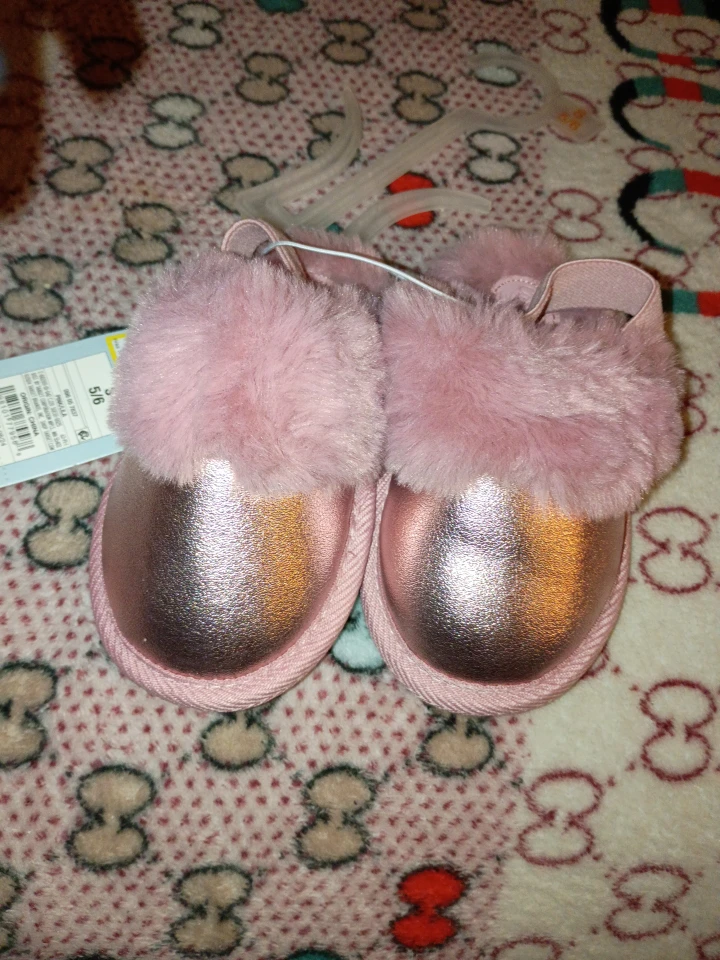 Toddler Pink furry slippers