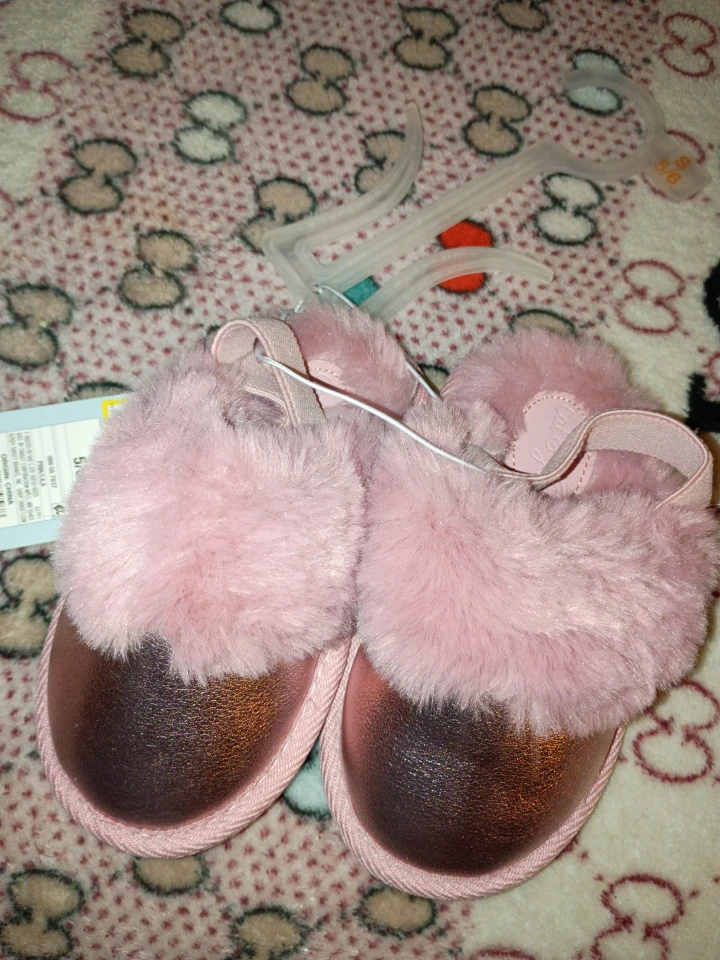 Toddler Pink furry slippers - photo 2