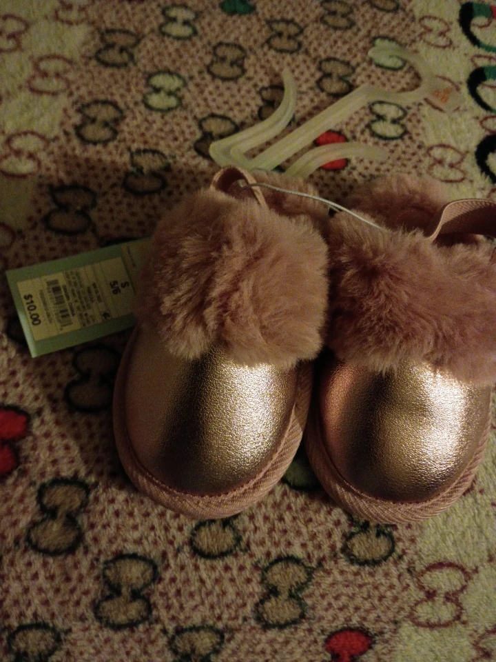 Toddler Pink furry slippers - photo 3