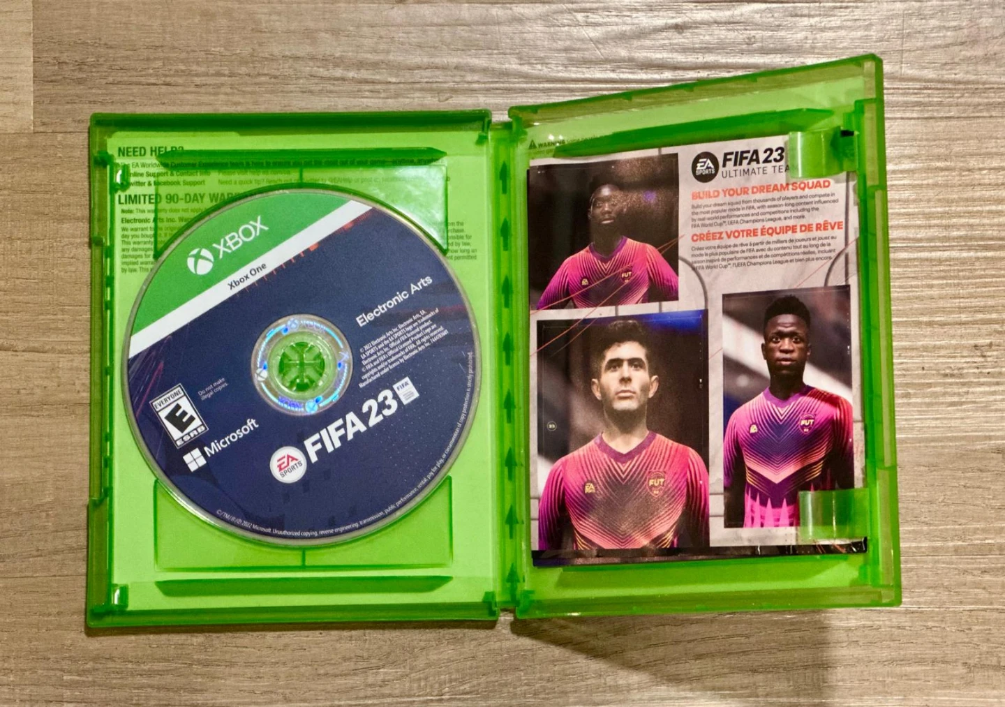 FIFA 23 Xbox One - Like New! - photo 3