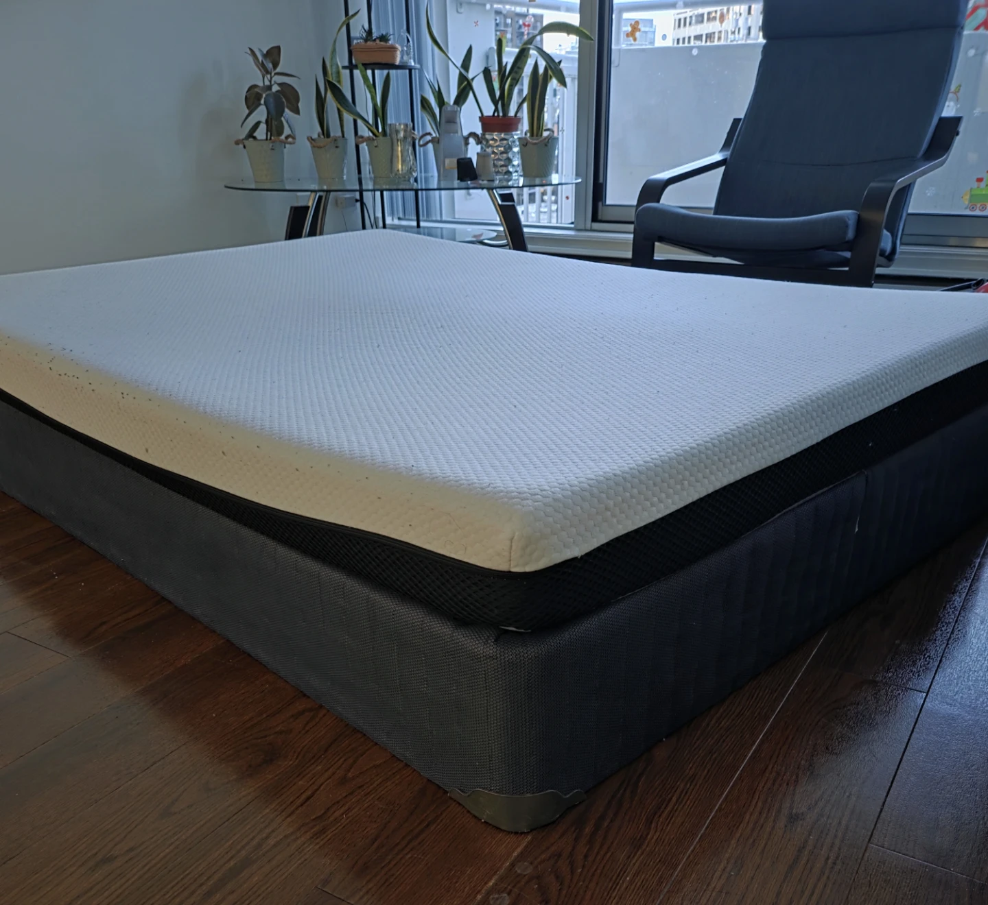 Silk & Snow Mattress - Like New! - photo 2