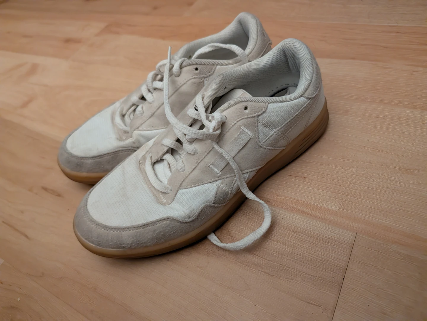 Reebok Sneakers