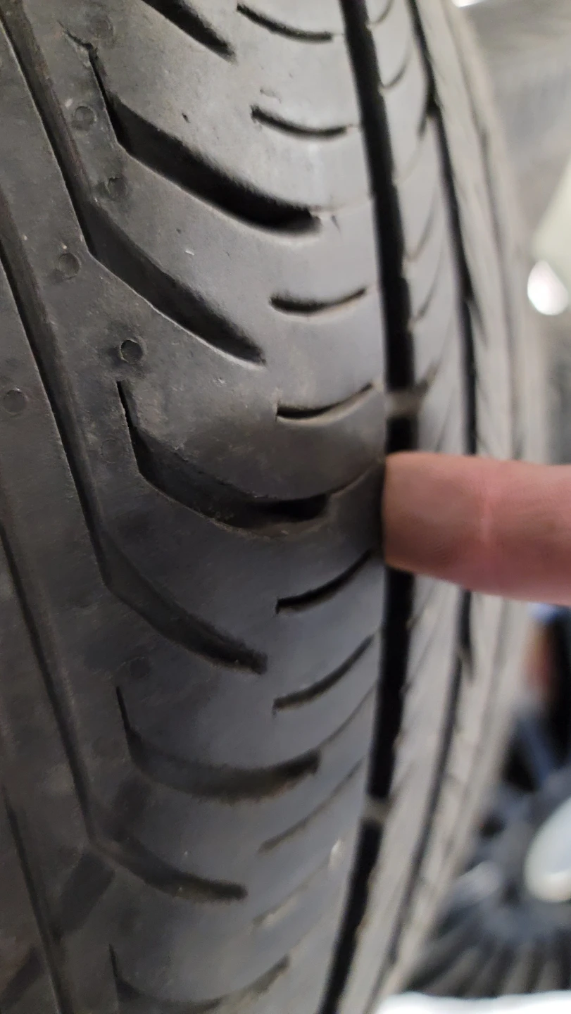 235/45R19 Continental Tires on Rims - photo 3