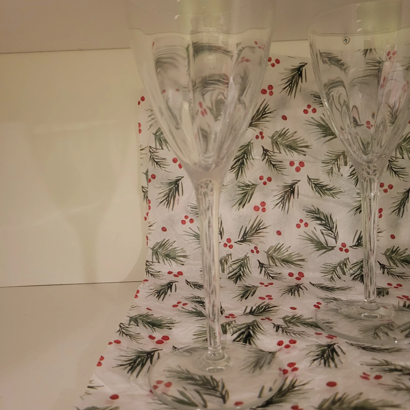 Set of 4 Mikasa Wine Glasses - photo 2
