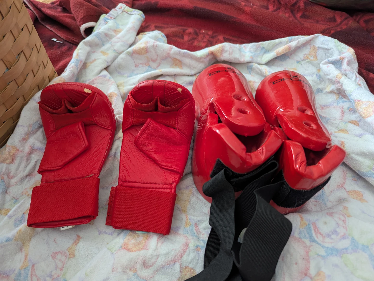 Tokadio Karate Gloves & Foot Protectors - photo 2