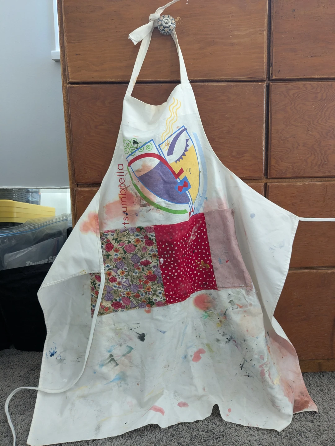 arts & crafts aprons! - photo 2