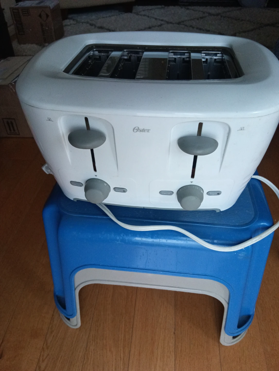 Oster 4-Slice Toaster - White