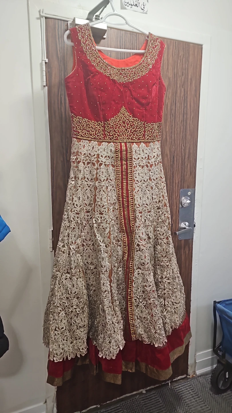 Red & Beige Embroidered Dress - photo 2