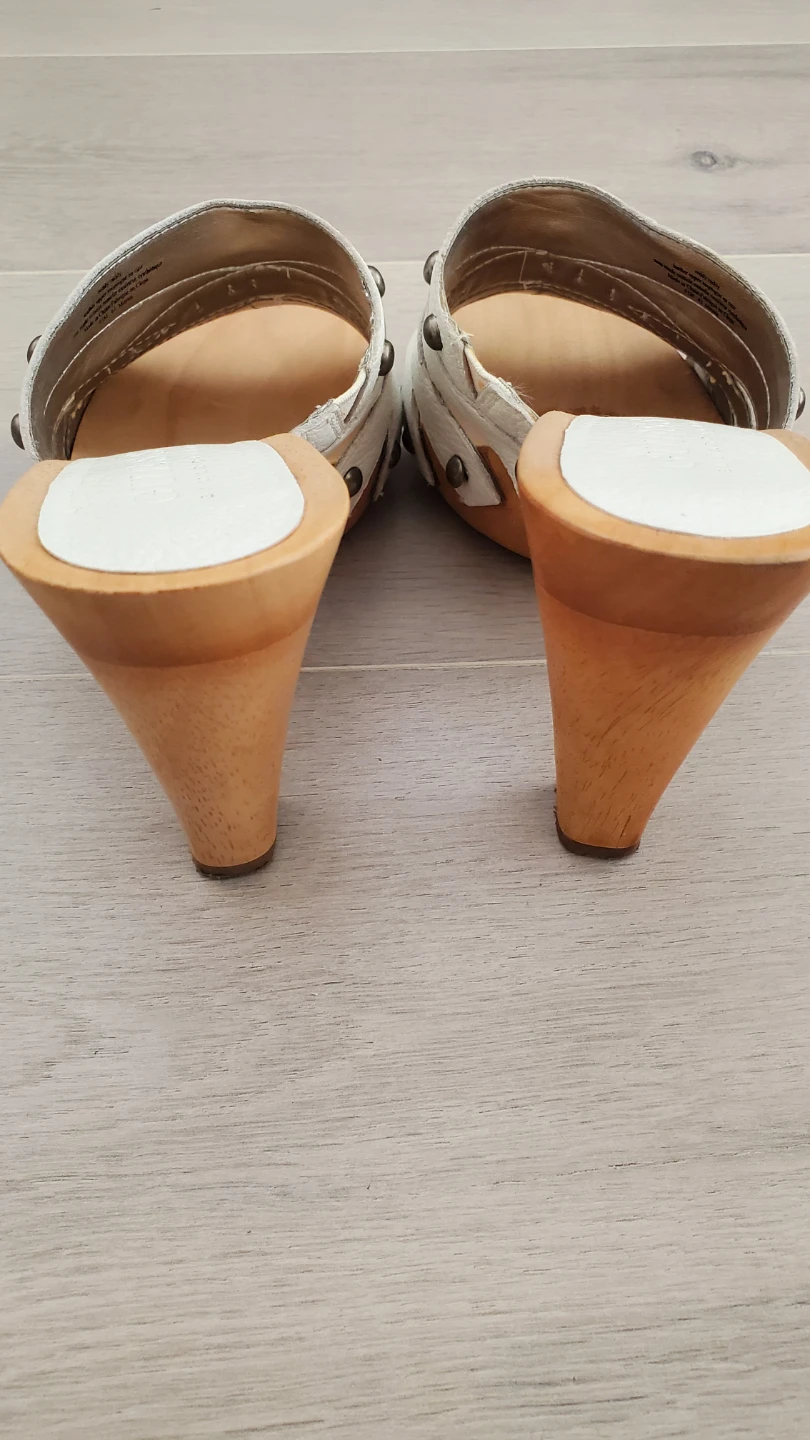 🥕 Guess by Marciano White Wooden Heel Mules - photo 3