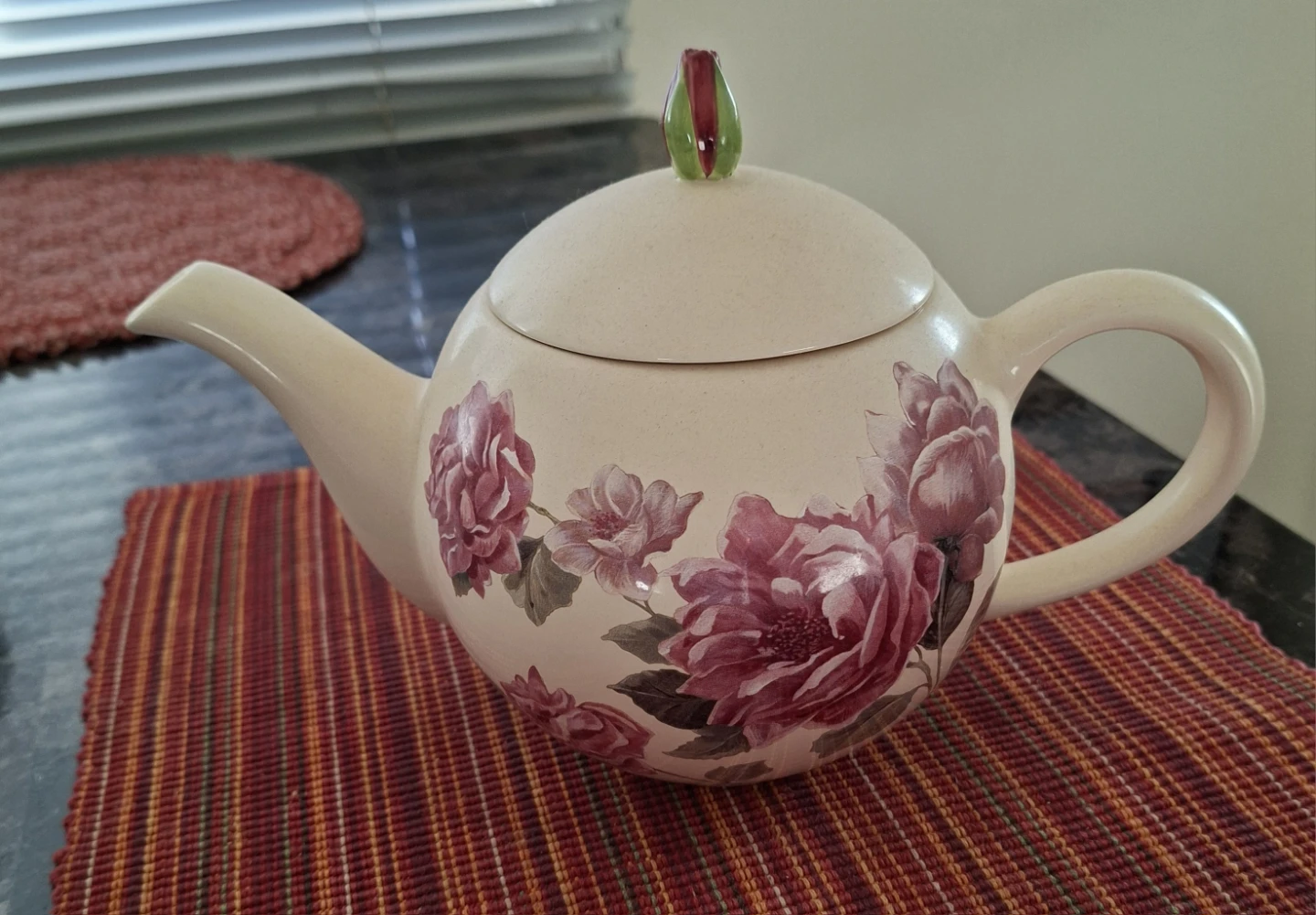 Cream Floral Teapot with Bud Lid - photo 2