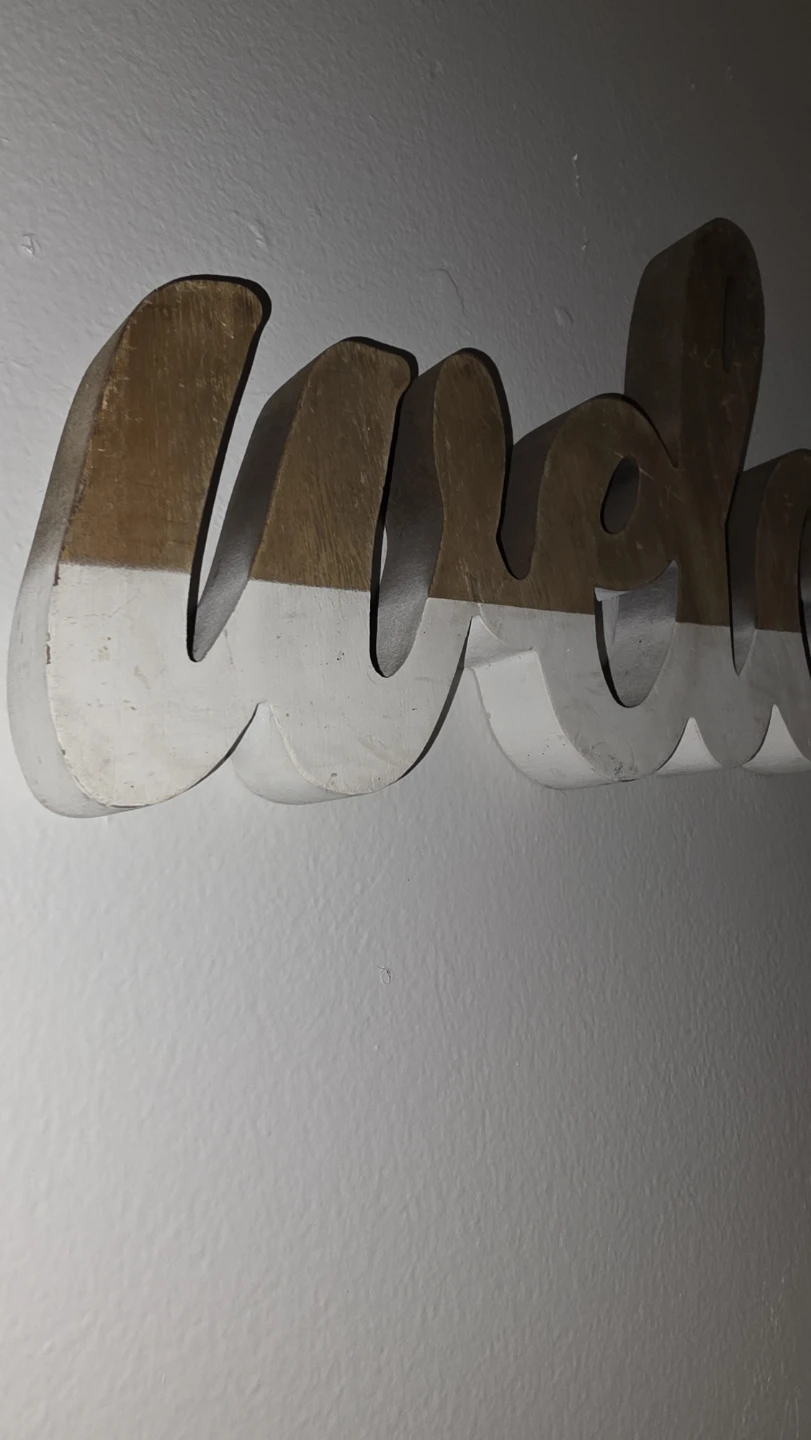 Wooden "Welcome" Sign - photo 2