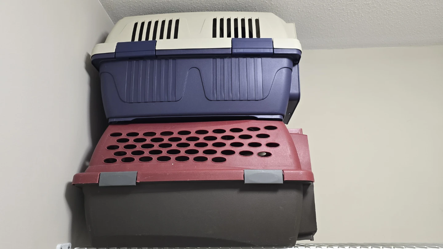 Two Pet Carriers - photo 2