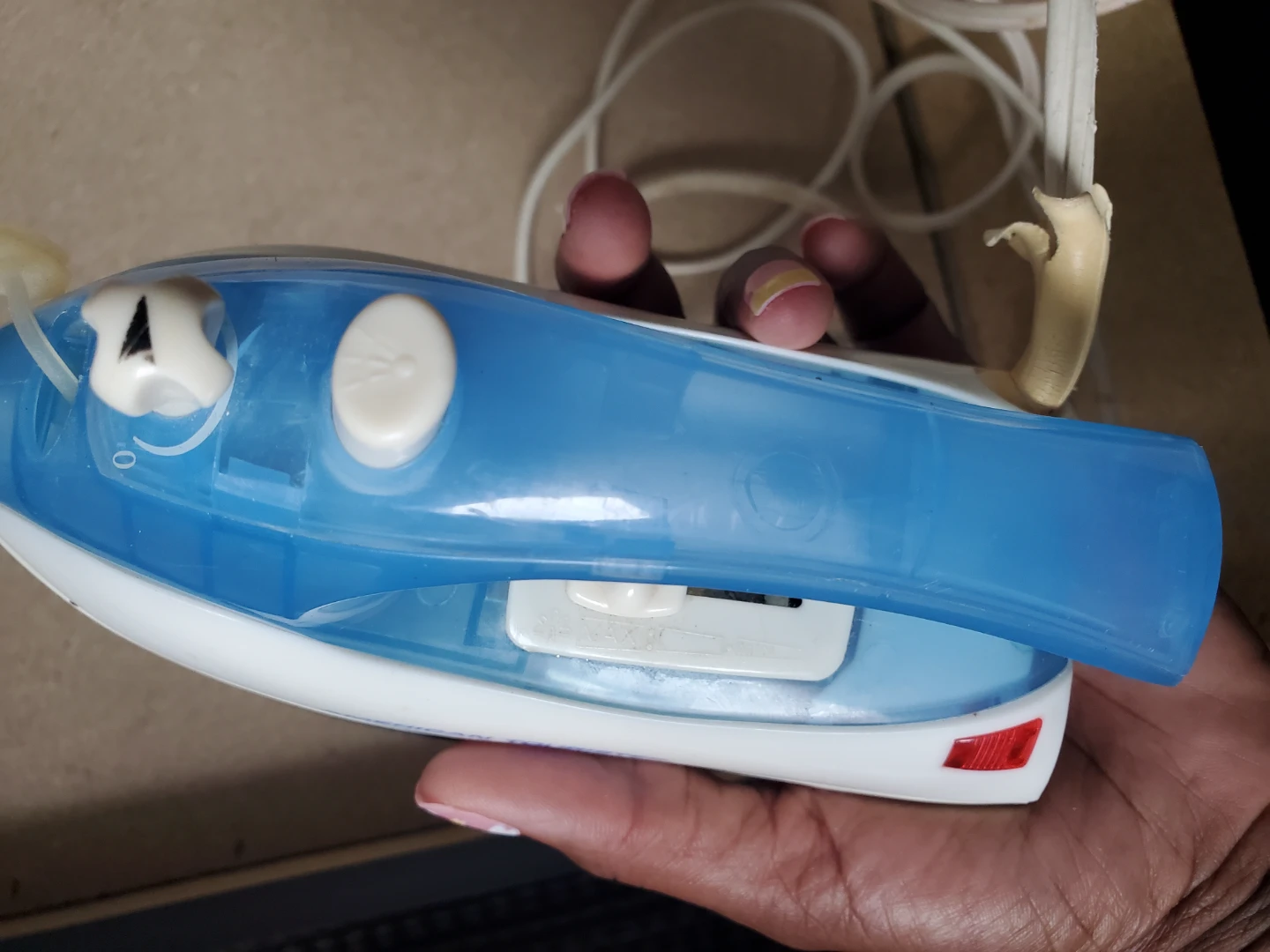 American Tourister Travel Iron - photo 2