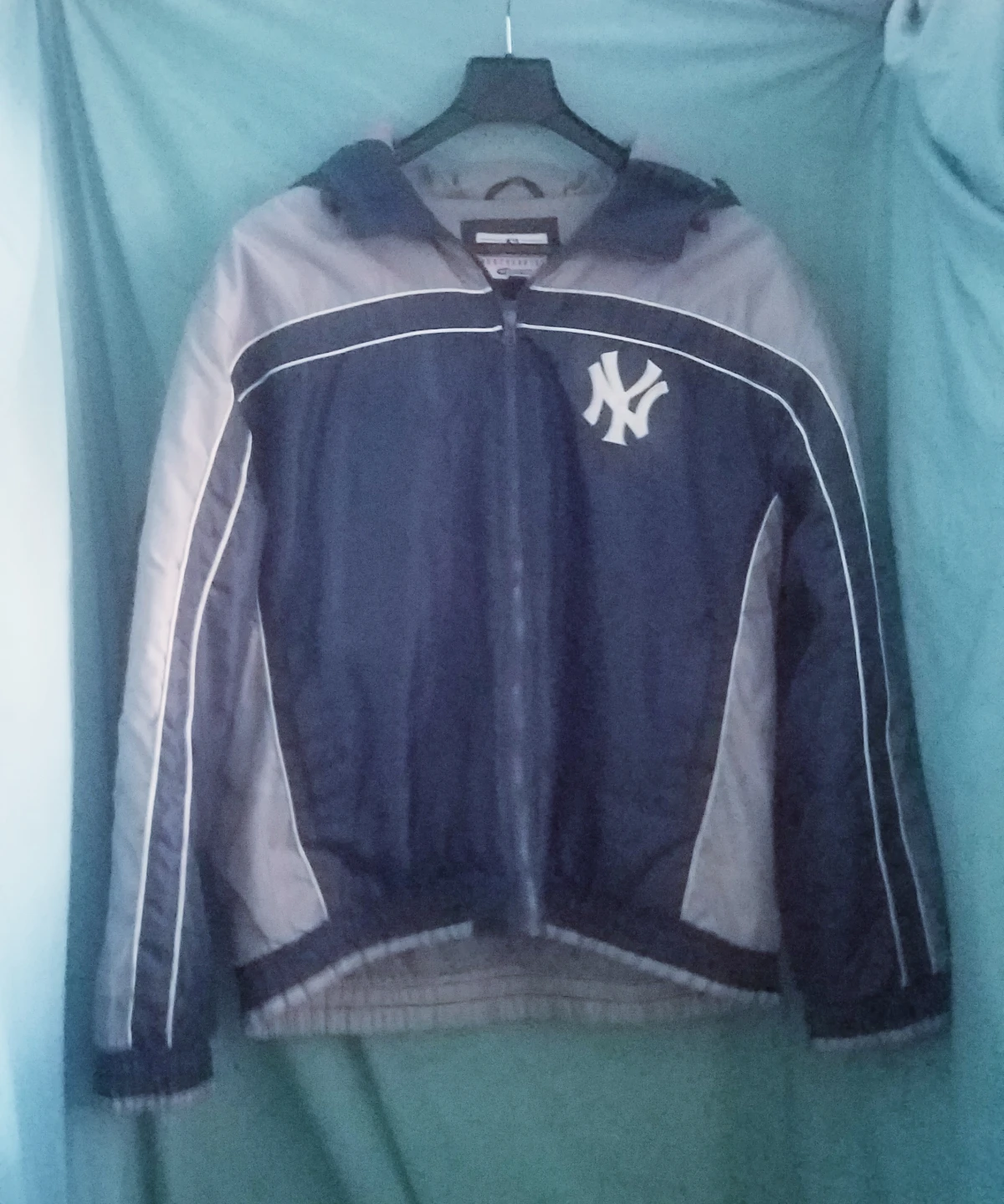 New York ( NY) Yankees Zippered Winter Coat w Hood