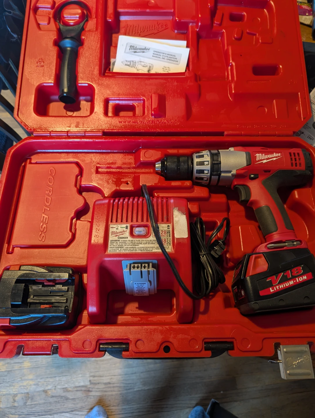M18 Cordless hammerDrill with 2 Batteries and Charger