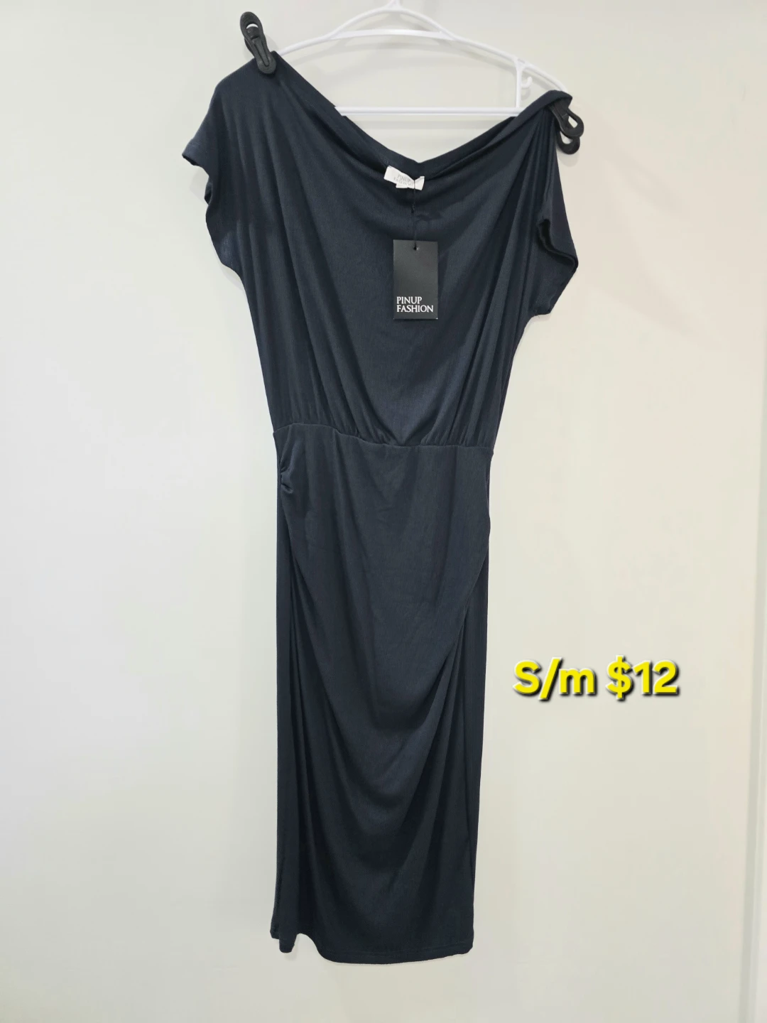 Assorted Dresses - Sizes S/M and Medium - photo 4