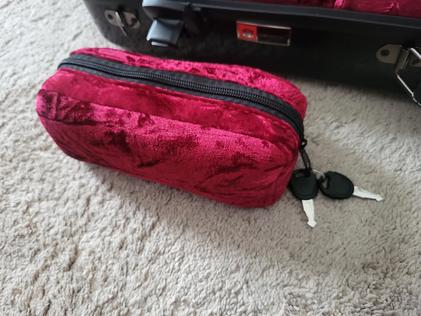 Ukelele case with lock (New in box) - photo 3