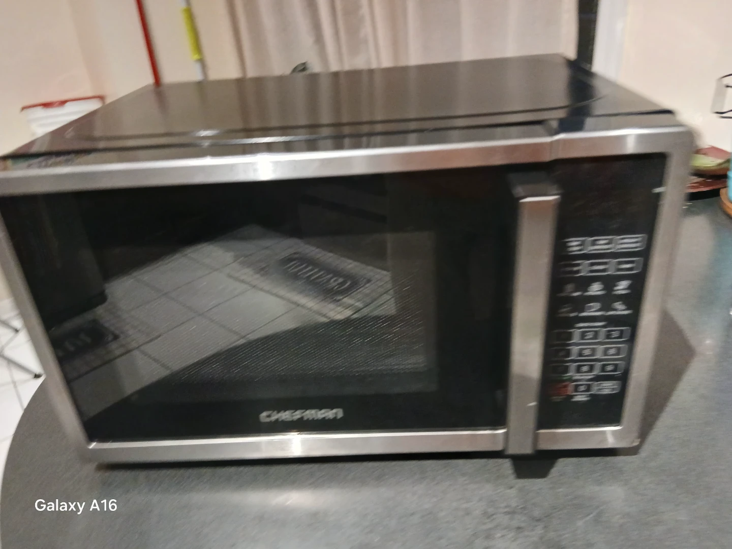 Chefman Microwave Oven