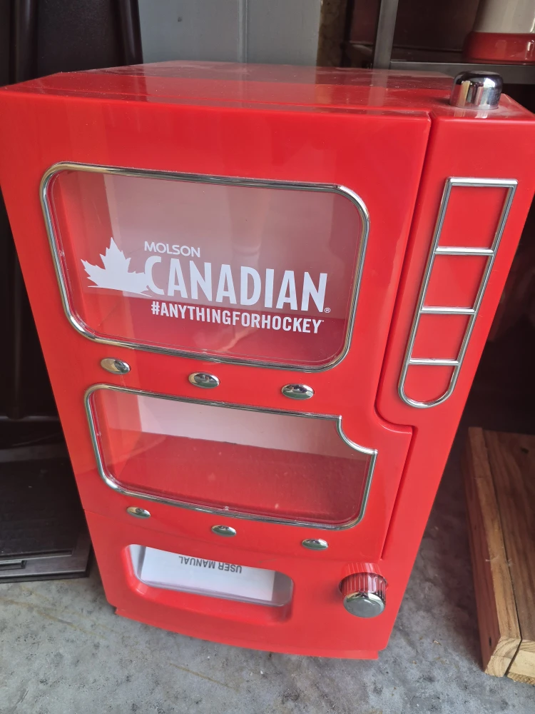 Molson Canadian Mini Fridge - Great for Hockey!