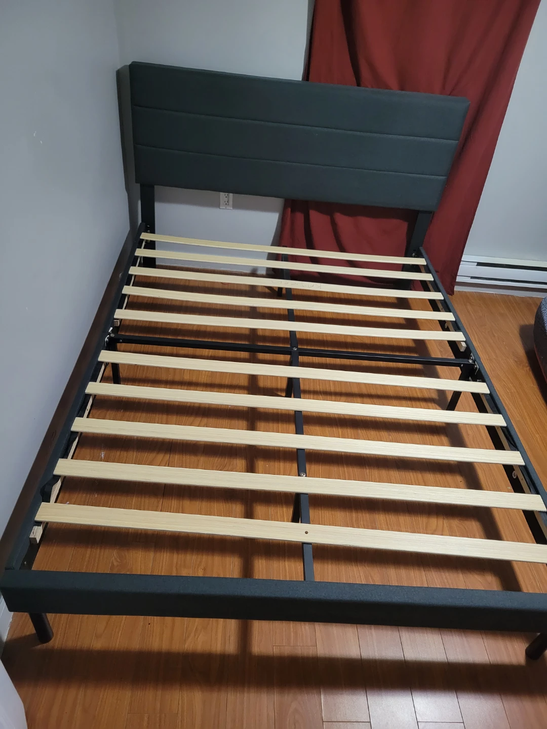 Queen size bed and frame - photo 5