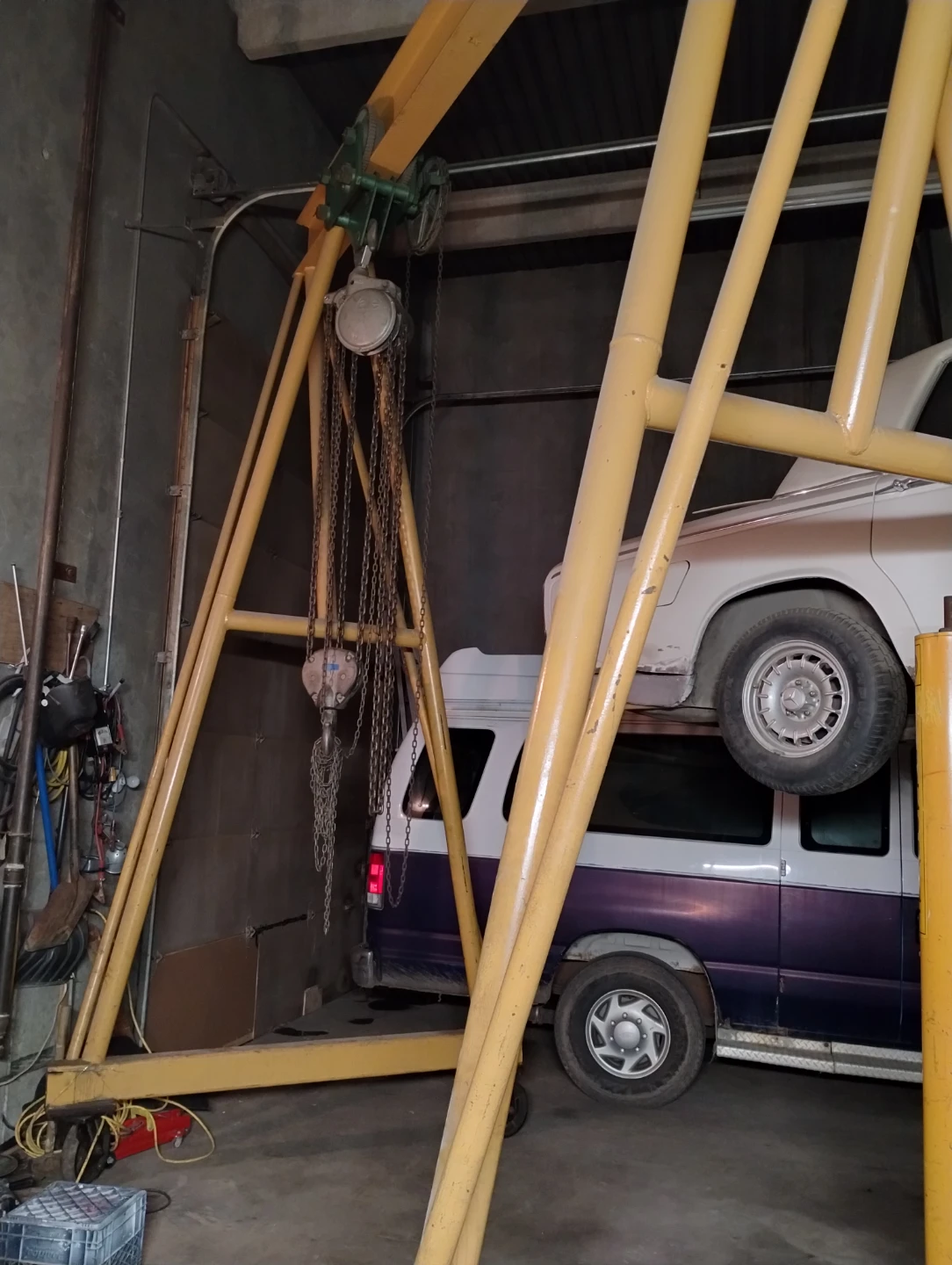 Yellow Gantry Crane with Chain Hoist