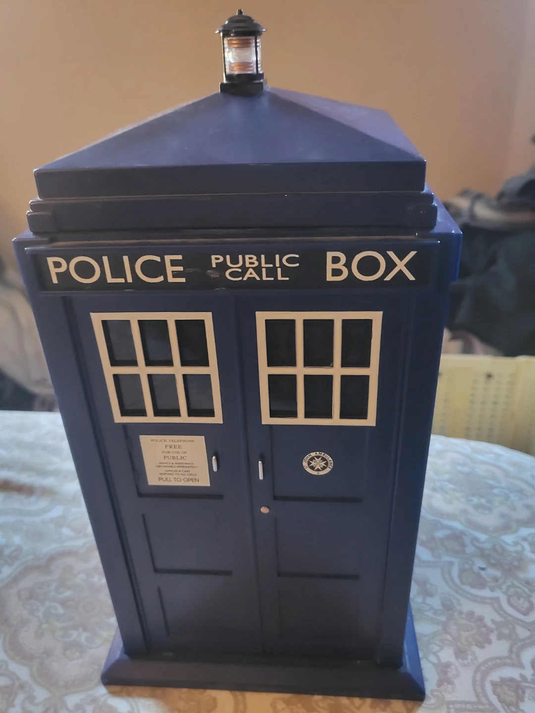 Doctor Who TARDIS "Police Public Call Box" Replica