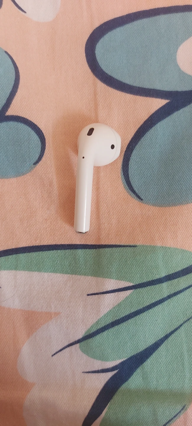 Apple AirPods(1st gen) right only with case - photo 5