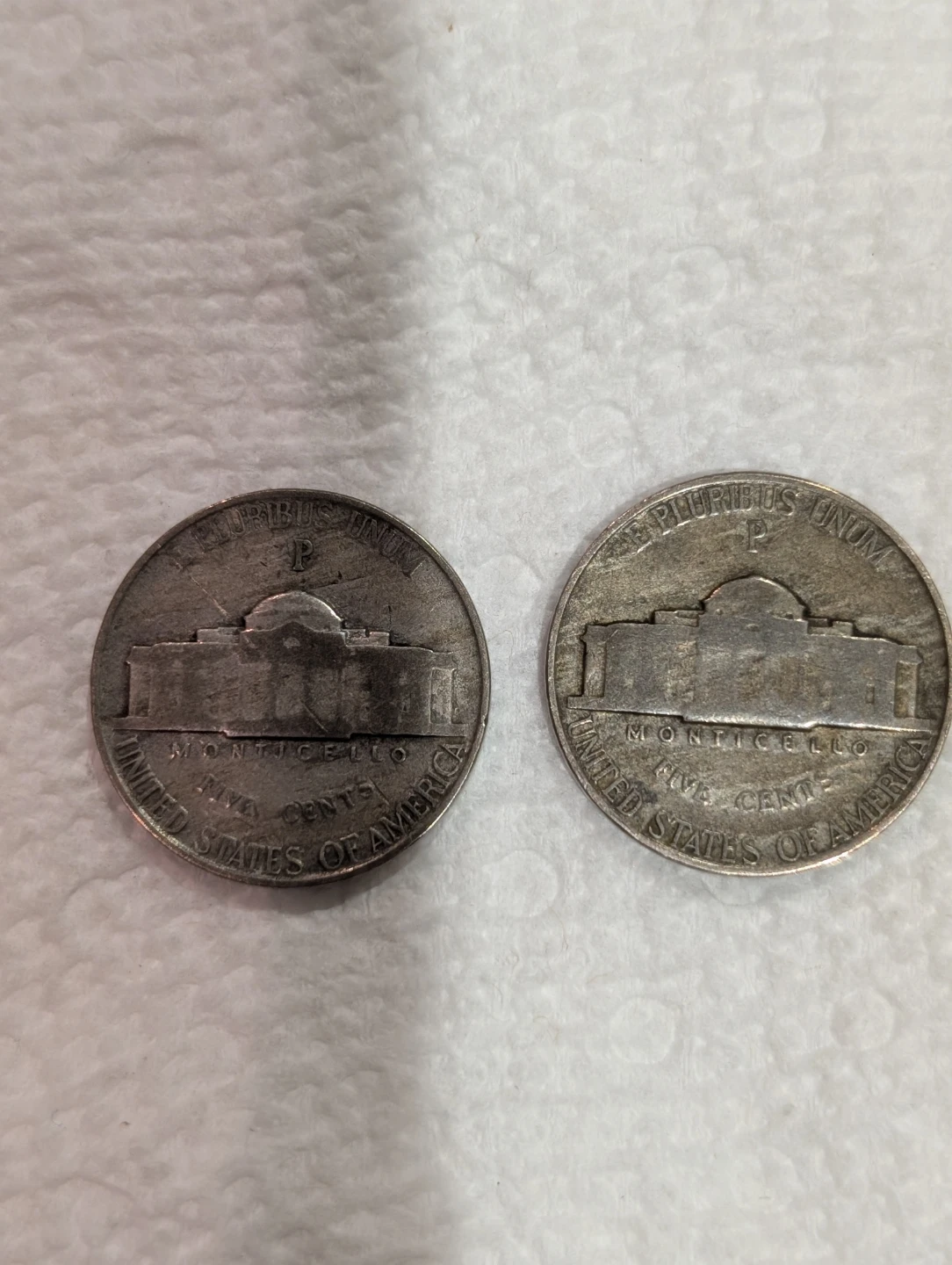 Two US  Silver Nickels - 1943 & 1945 Mint Mark P - photo 2