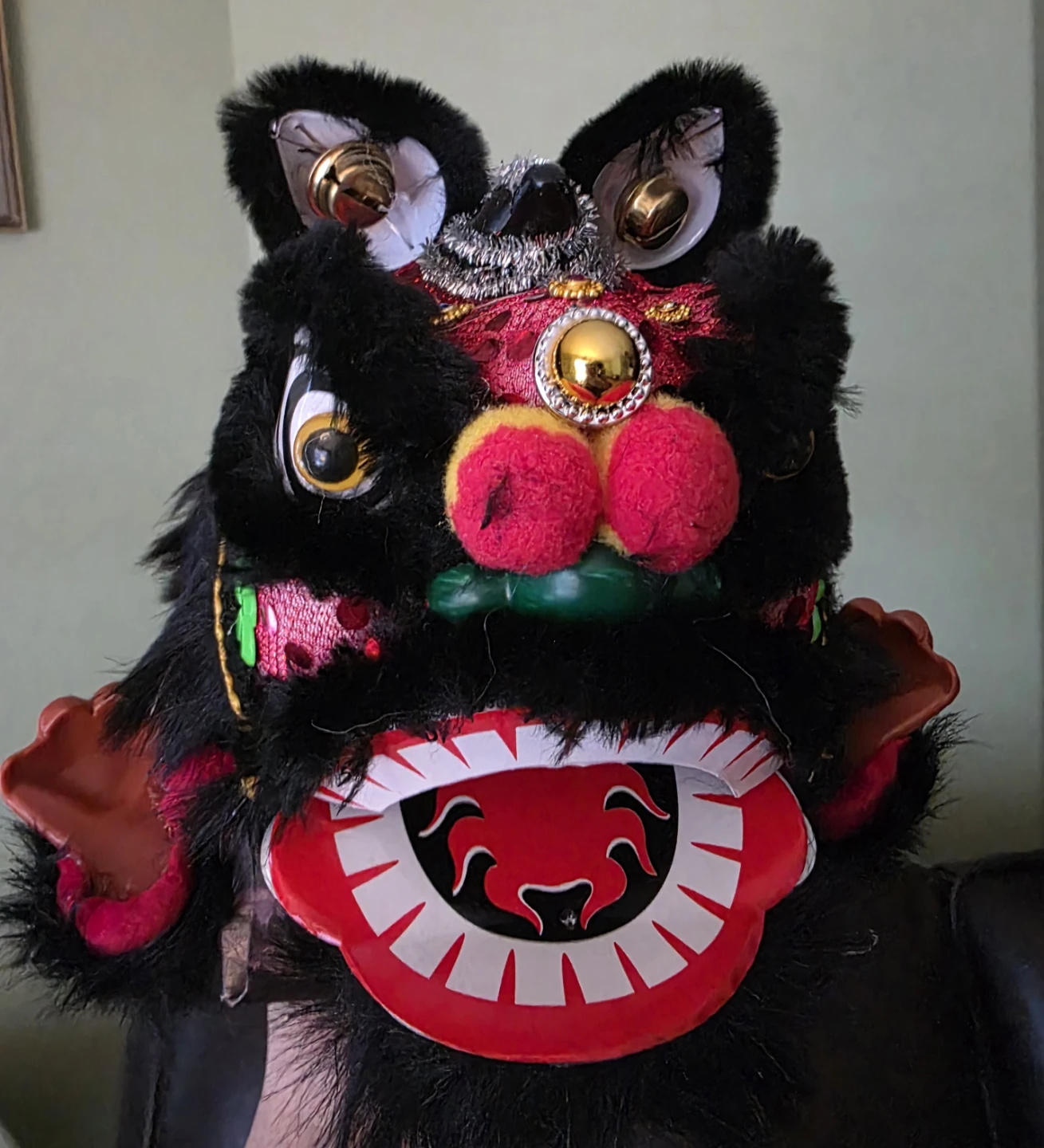 Chinese Lion Tissue/Kleenex Box Holder - Black/Red
