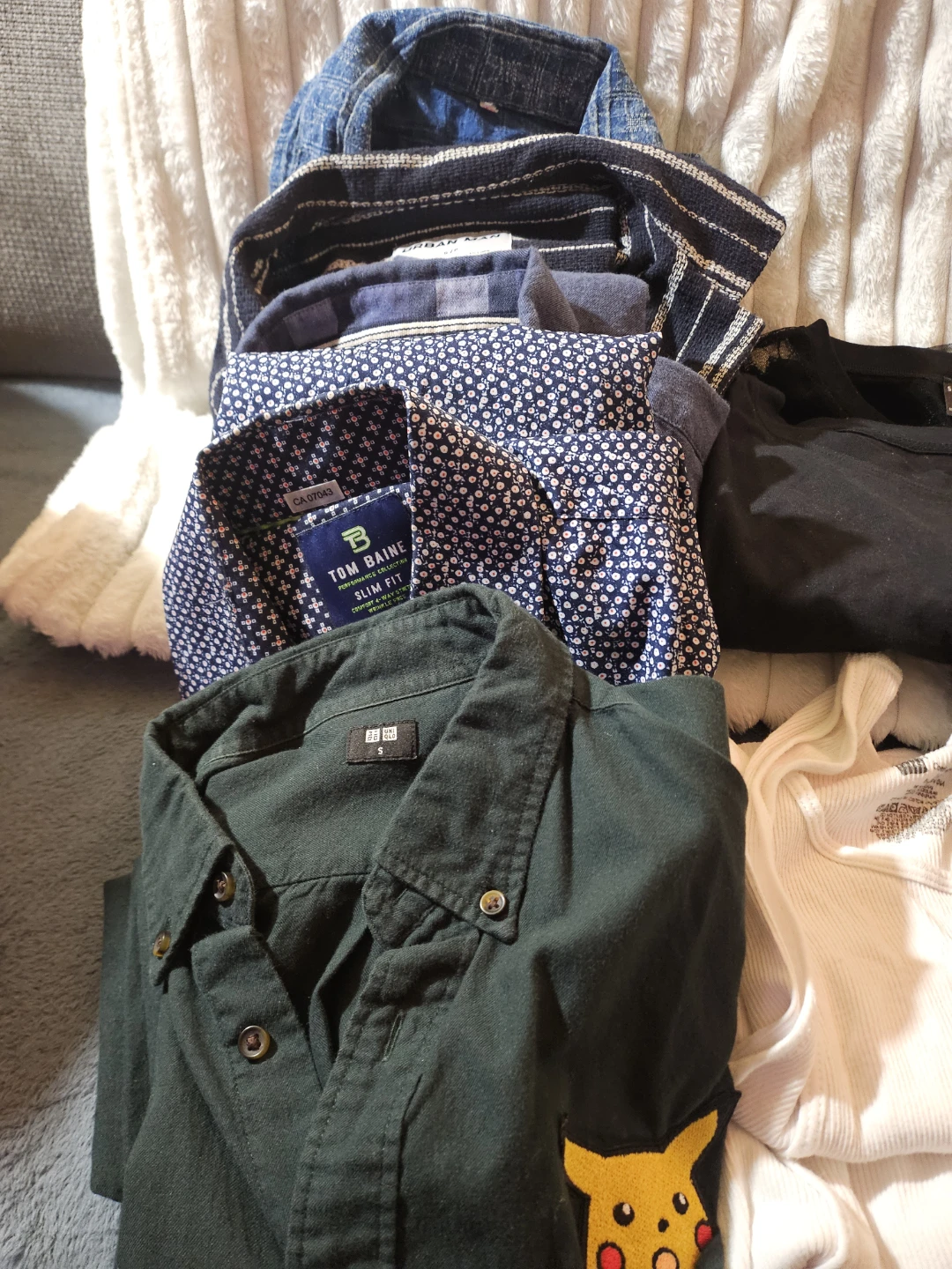 2 Bundles of Men's clothes (S-M) - photo 3